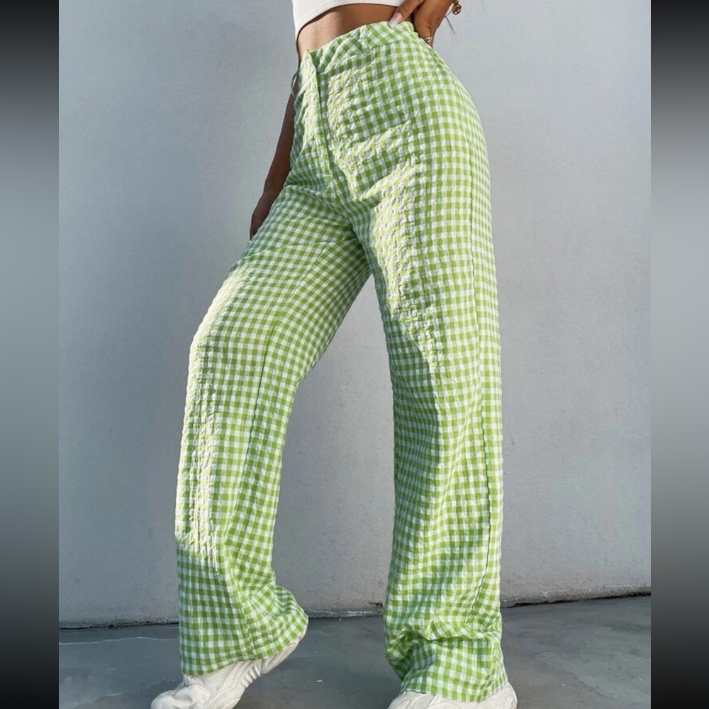 Medium, ordered from SHEIN, never been worn